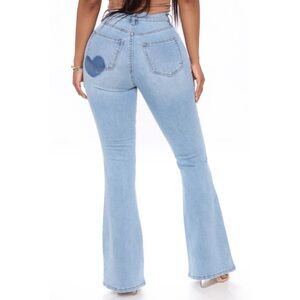Fashion Nova Dare to Flare Jeans Size 7/28 Medium Blue Wash Heart Pocket Denim